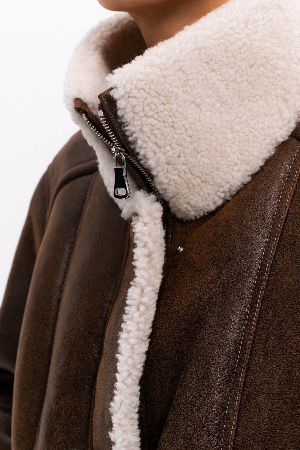 Короткая дубленка с эффектом старения