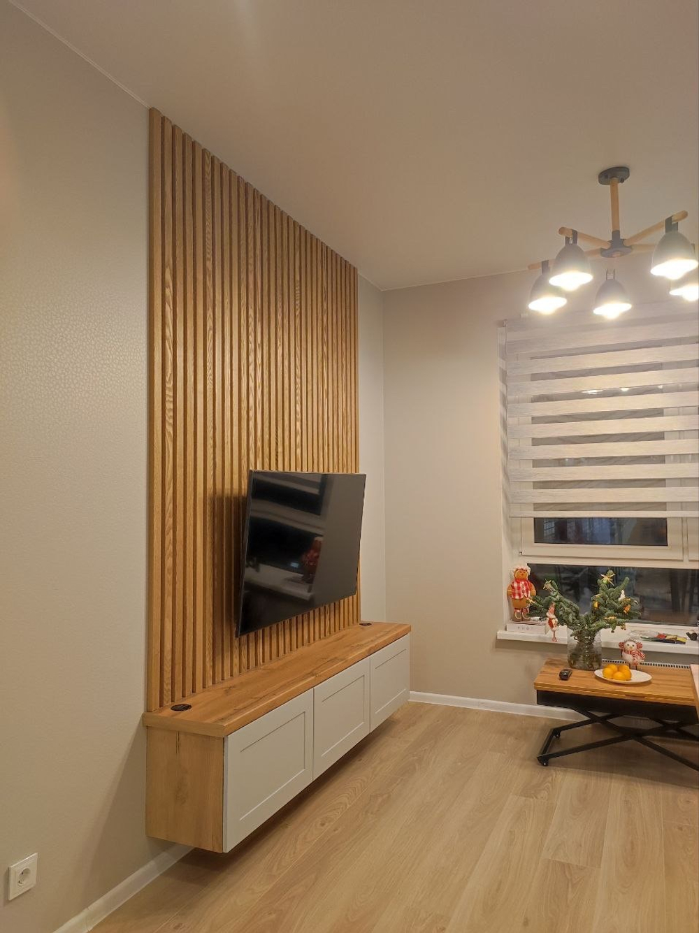 Панно из ламелей цельного массива ясеня