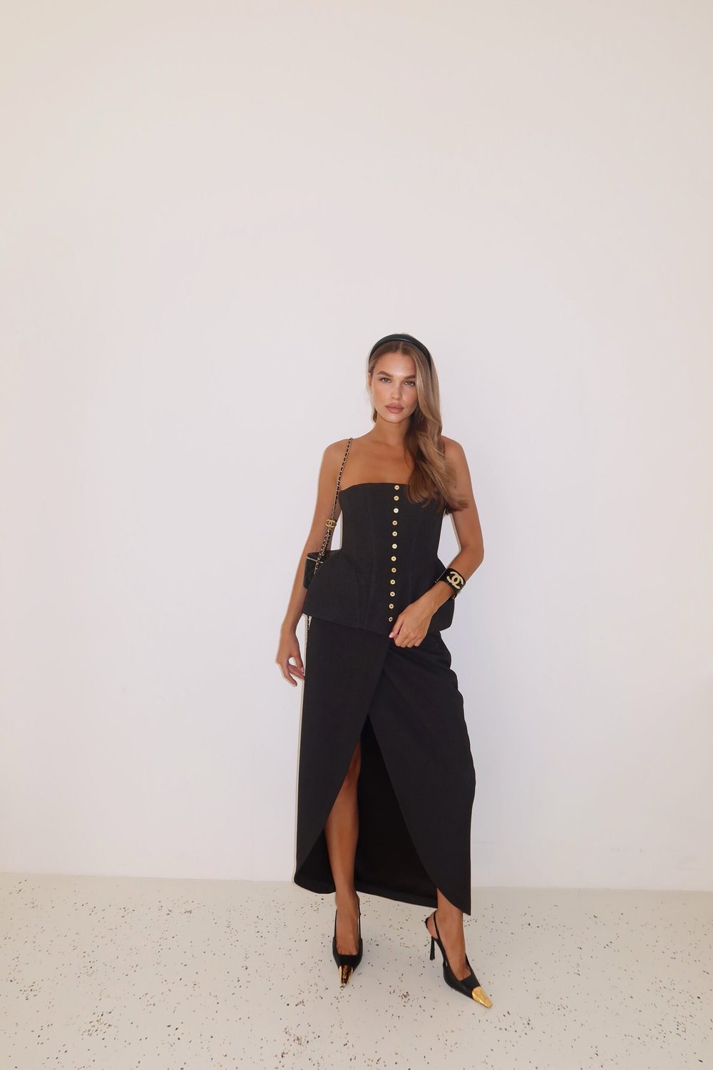 Корсет с маленькими декоративными пуговицами