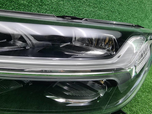 Фара левая Volvo XC40 (2017-2022) LED