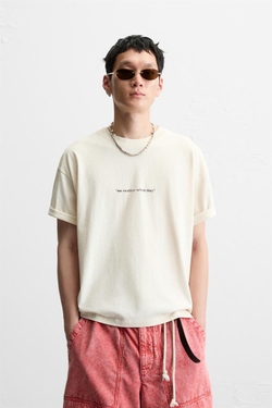 ZARA ФУТБОЛКА С ПРИНТАМИ И ЭФФЕКТОМ ПОТЕРТОСТИ, ЭКРЮ