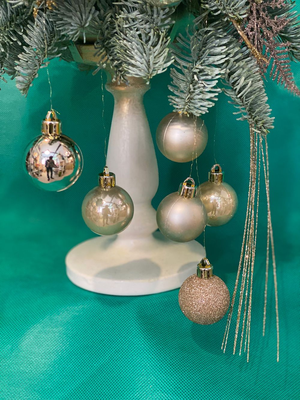 Новогодня композиция на керамической стойке