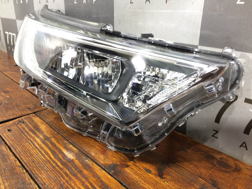 Фара правая LED Toyota RAV4 V (XA50) 18-нв Б/У Оригинал 8114542840