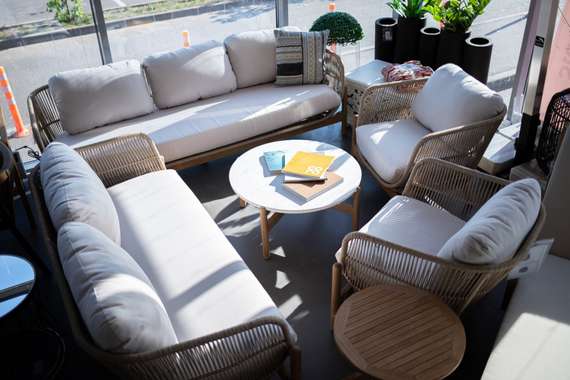 Двухместный плетеный диван Talara из массива акации