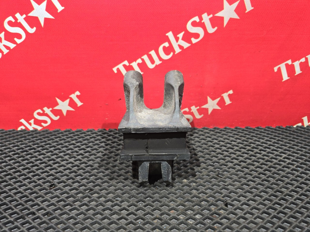 Подушка двигателя передняя