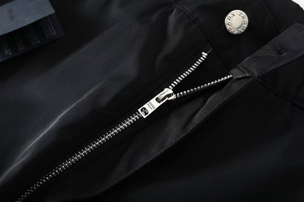 Шорты Prada