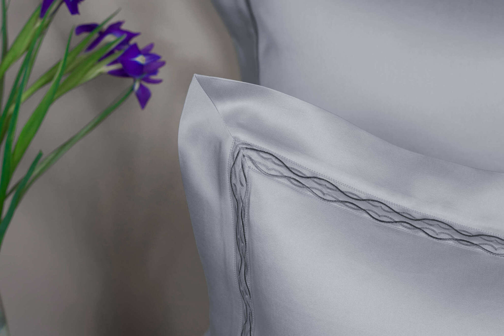 Постельное белье 2 спальное евро Сlaire Batiste Atelier Loire серое