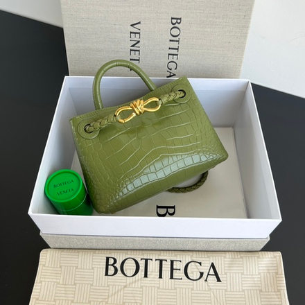 Bottega Veneta Mini Andiamo 20 cm