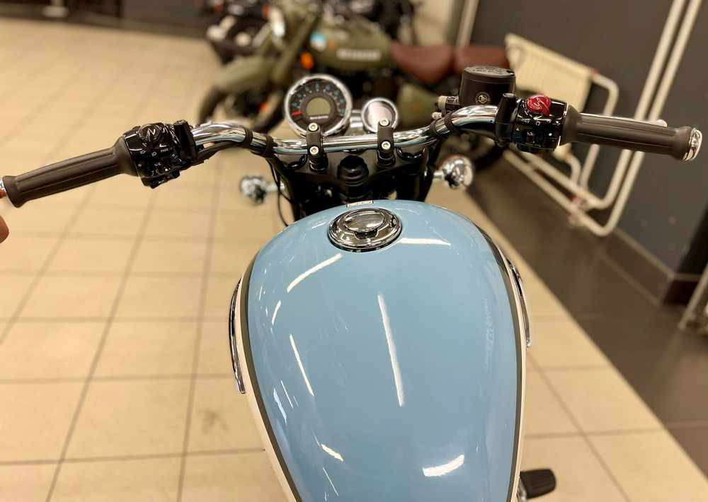 Royal Enfield 350 Meteor (Aurora Blue)