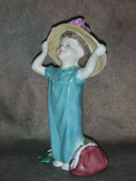 Статуэтка. Фарфор. Модница. Royal Doulton. Англия