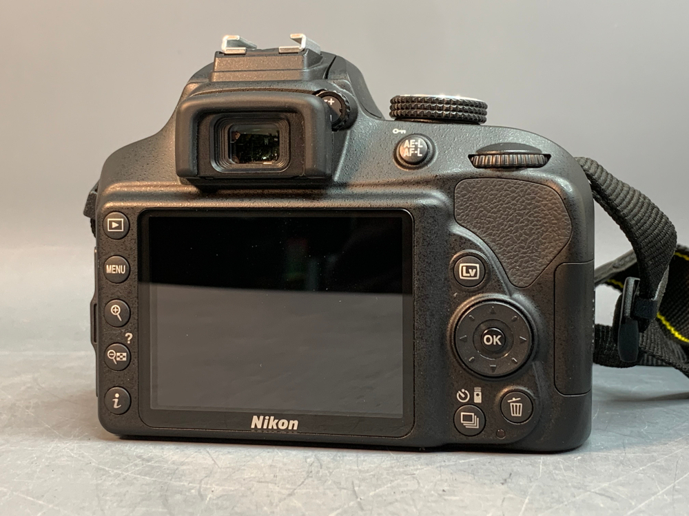 Nikon D3400 Kit AF-P DX 18-55mm G VR 13.500 кадров