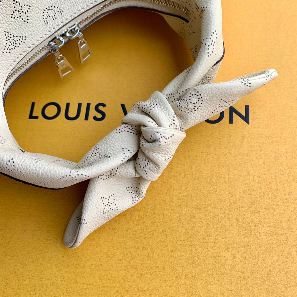 Louis Vuitton Why Knot PM