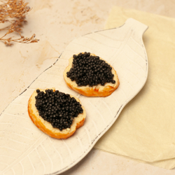Мини бутерброд с икрой