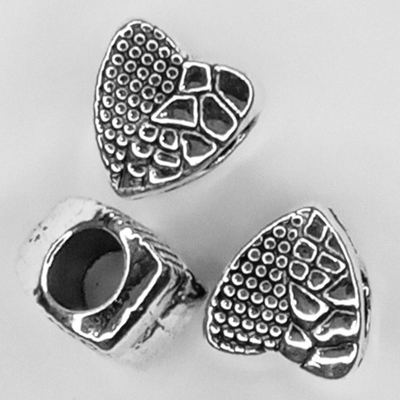 Украшения для бороды, дредов, косичек "Сердце" . Бусины металлические (отверстие 4мм). Цена за набор 3 штуки.