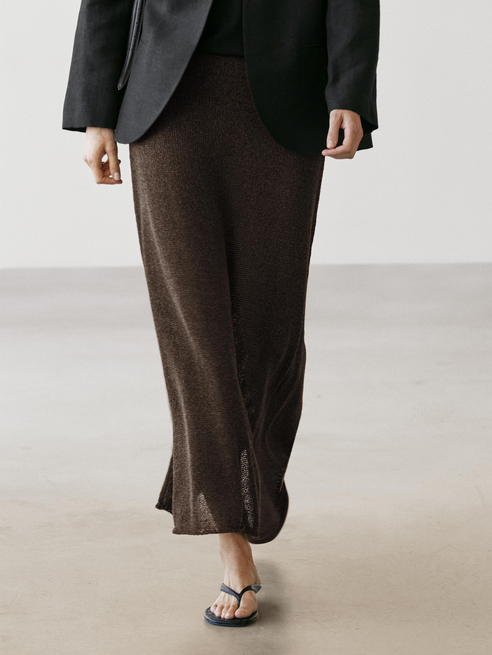 Massimo Dutti Длинная трикотажная юбка из смесовой хлопковой ткани, шоколадный