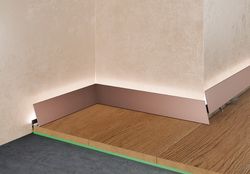 Щелевой плинтус Pro Design Corner 570 коньяк, 2600x15,5x35 мм