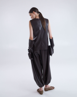 Топ из искусственной кожи шоколад