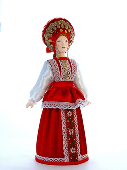 Кукла коллекционная в Девичьем летнем костюме