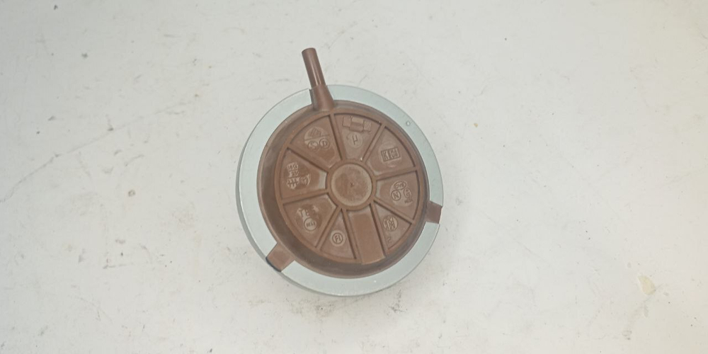 Датчик уровня воды (прессостат) для Стиральной Машины Ariston Indesit (225/110) 160009957 б/у