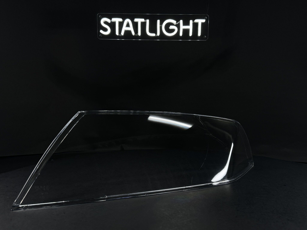 Левое стекло фары Skoda Octavia 2 A5 2004-2009