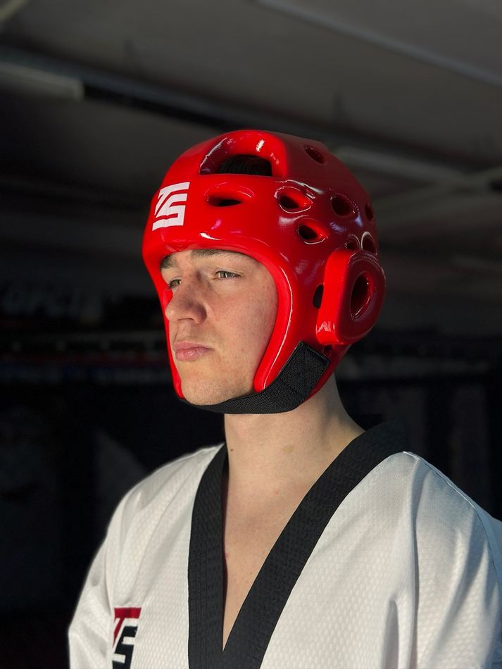 Шлем для тхэквондо Tomorrow Star красный