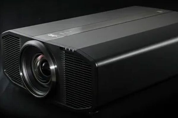 Первый проектор DLA-Z1 на основе матрицы D-ILA