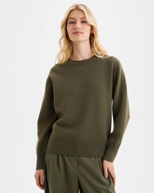 Объемный джемпер из шерсти мериноса