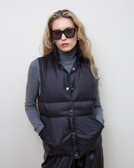 Жилет пуховый из итальянского нейлона черный