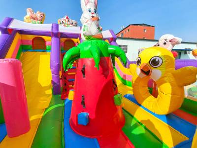 Коммерческий надувной батут «Весёлая компания»,  8*6*5 м.