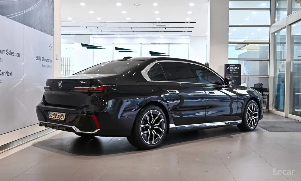 BMW 7 серии (G70) 740i sDrive M Sport