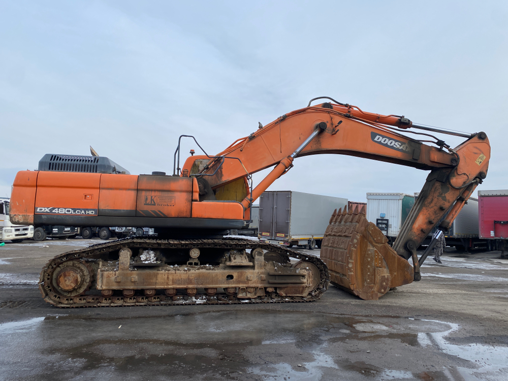 Doosan DX480* Экскаватор DX480LCA (Дизельный, 11,1 л, 323 л.с., АТ)