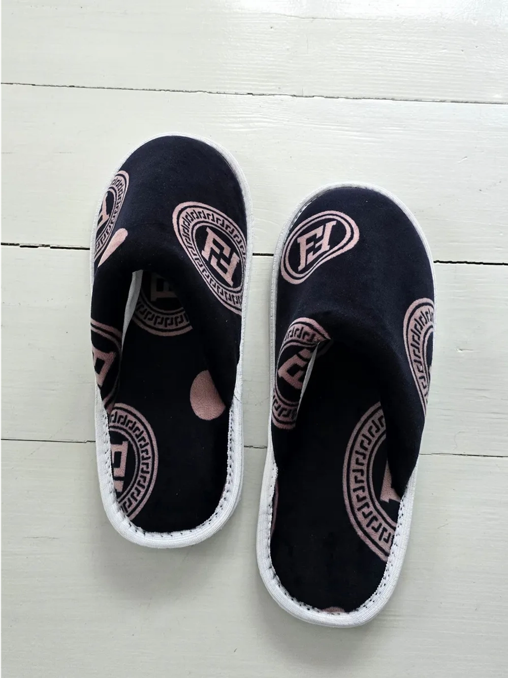 Велюровые тапочки