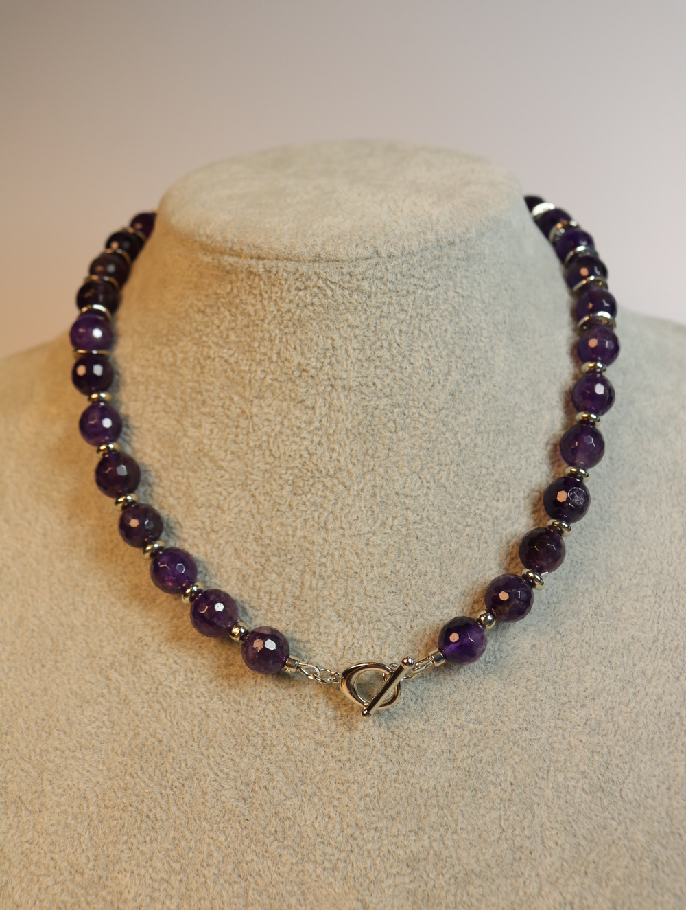 Чокер из аметиста "Фиолетовый фокус"