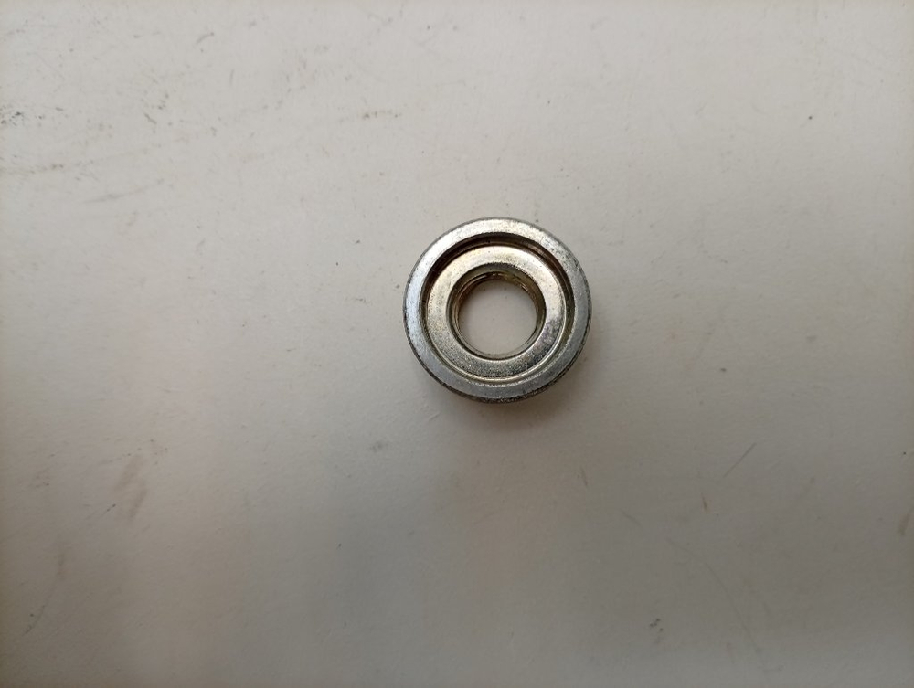 WLK24271OE/04 кт30 Гайка крепления шкива стиральной машины Bosch 615939 б/у