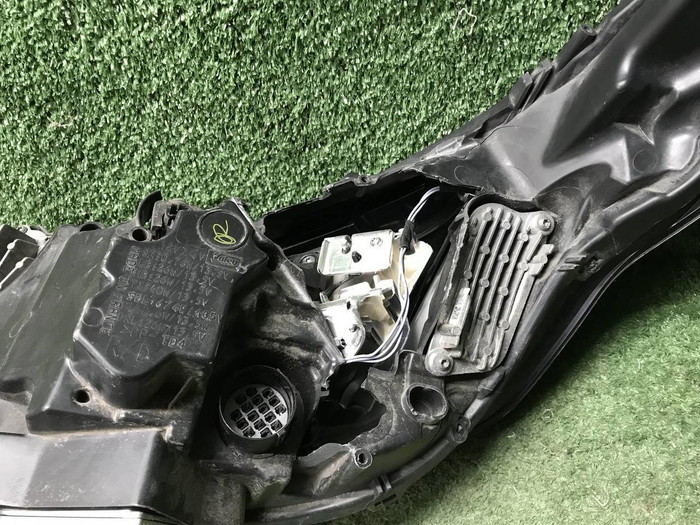 Битая Фара правая Land-Rover Discovery 5 16-21 LED