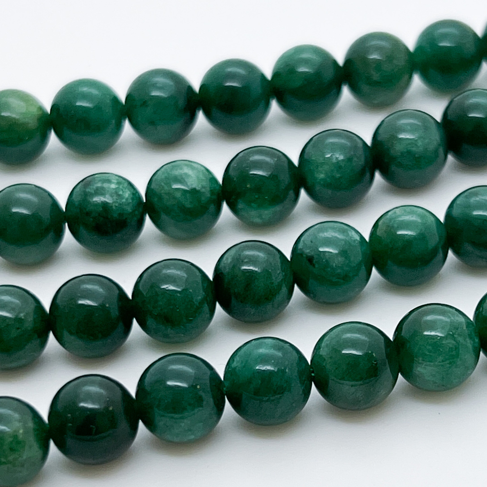 Фуксит (с кварцем), диаметр 8,3 мм, цена за 11-12 шт (1/4 нити)