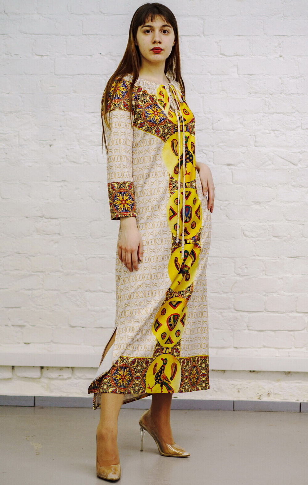 Платье "Райские птицы", по мотивам изображений птиц на золотых колтах, 12 век