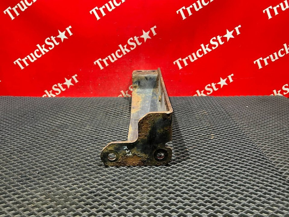 Кронштейн подножки левый