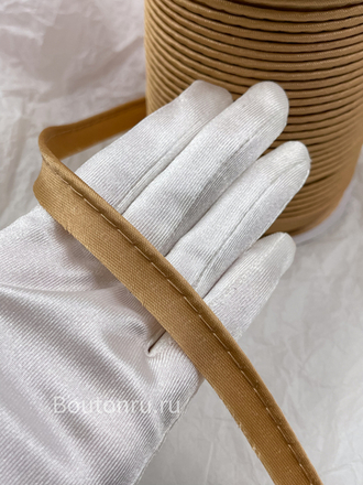 Кант декоративный 1 см бежевый (карамельный) атласный