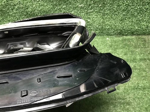 Битая Фара правая Mercedes E W213 (2020-2023) LED