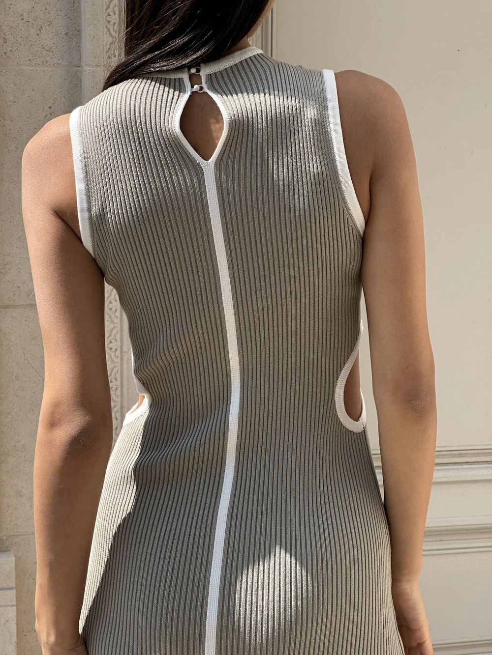 Платье RENEE с боковыми вырезами, хаки