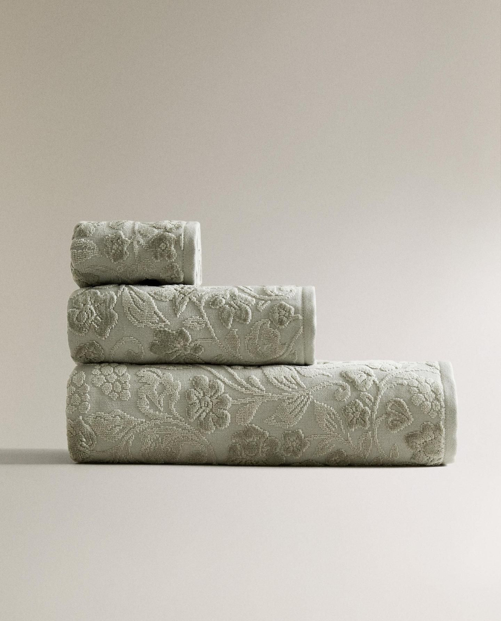 Zara Home - Жаккардовое банное полотенце с цветочным рисунком, зеленый, 30х50 см