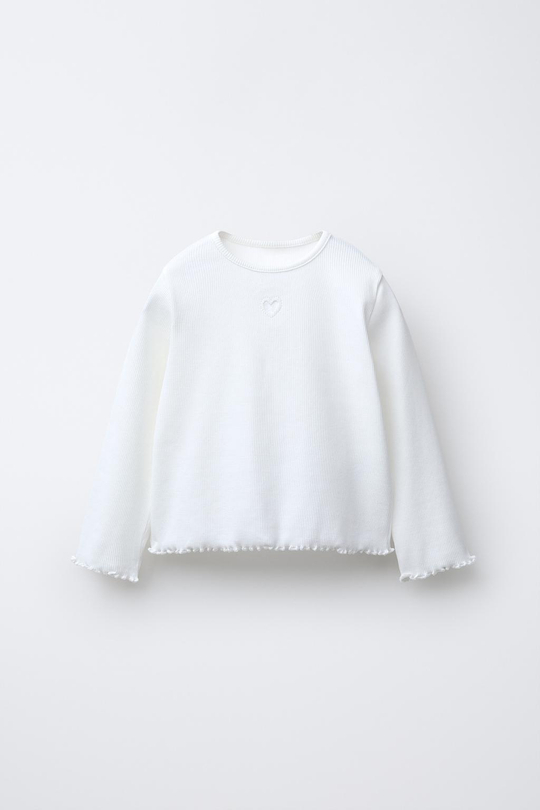 ZARA ФУТБОЛКА В РУБЧИК С СЕРДЦЕМ, БЕЛЫЙ
