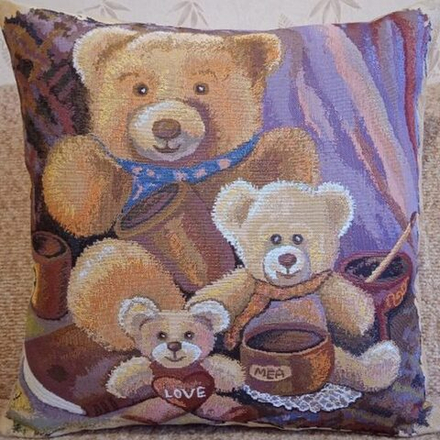 Гобеленовая наволочка "D. МИШКИ И МЁД", Россия.