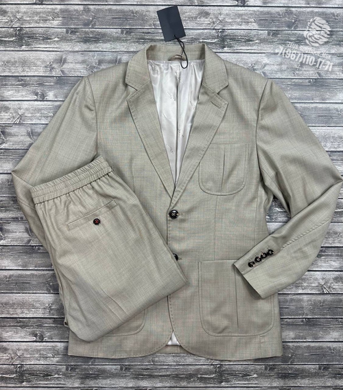 Классический костюм Kiton