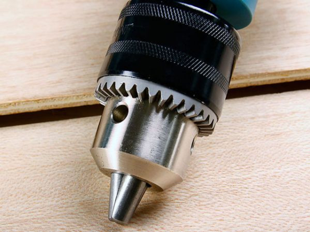 Дрель-шуруповерт ударная Makita HP 1640 K