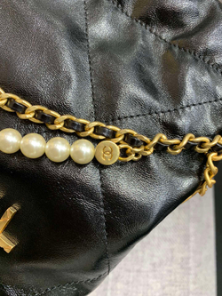 Chanel 22 Mini Handbag 20 cm