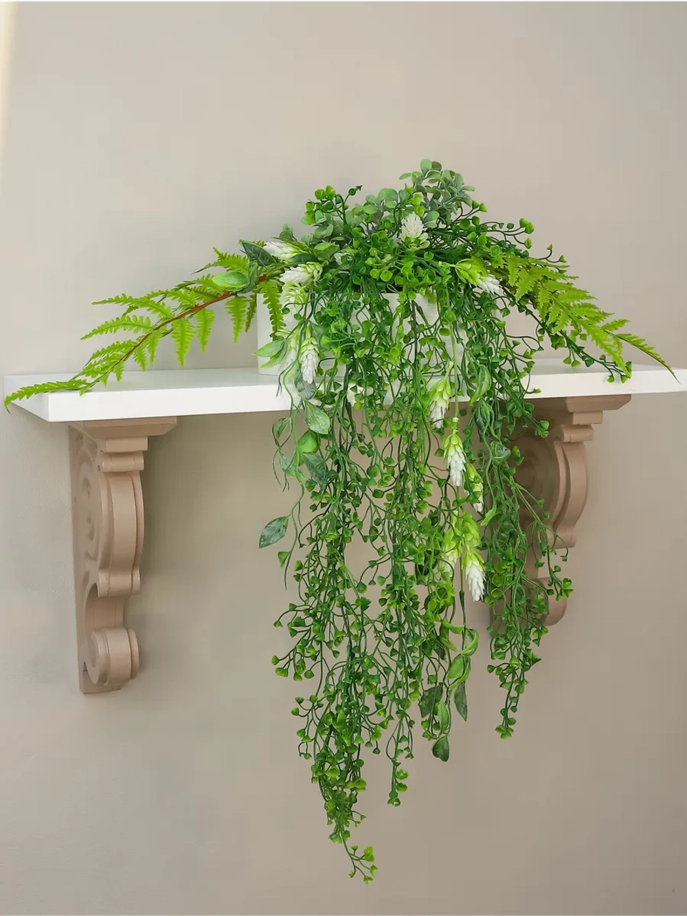 Искусственные цветы на стену в кашпо