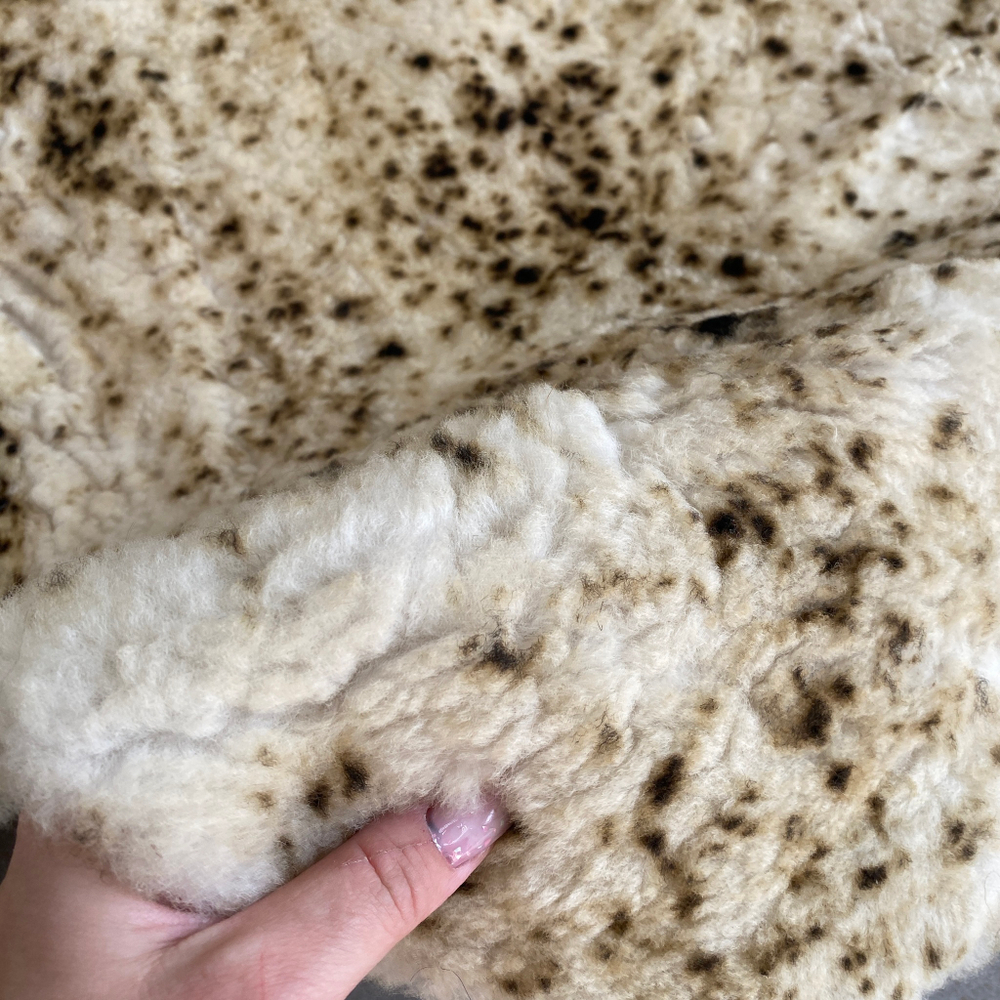 Ковер из 6 шкур \ Натуральная овчина с коротким ворсом.