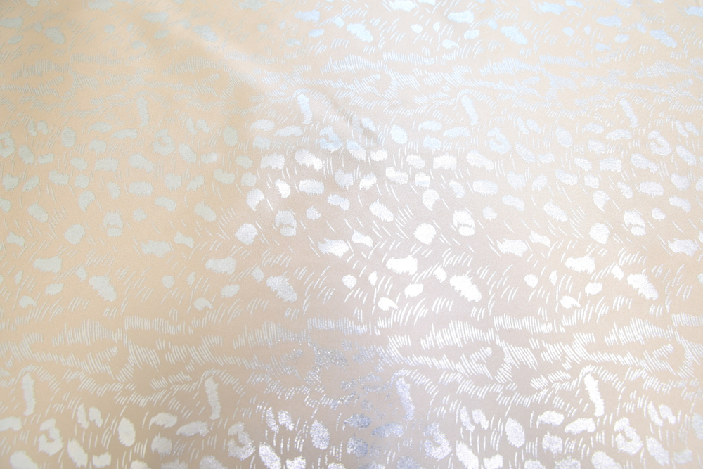 Атлас стрейч фоль слоновая кость